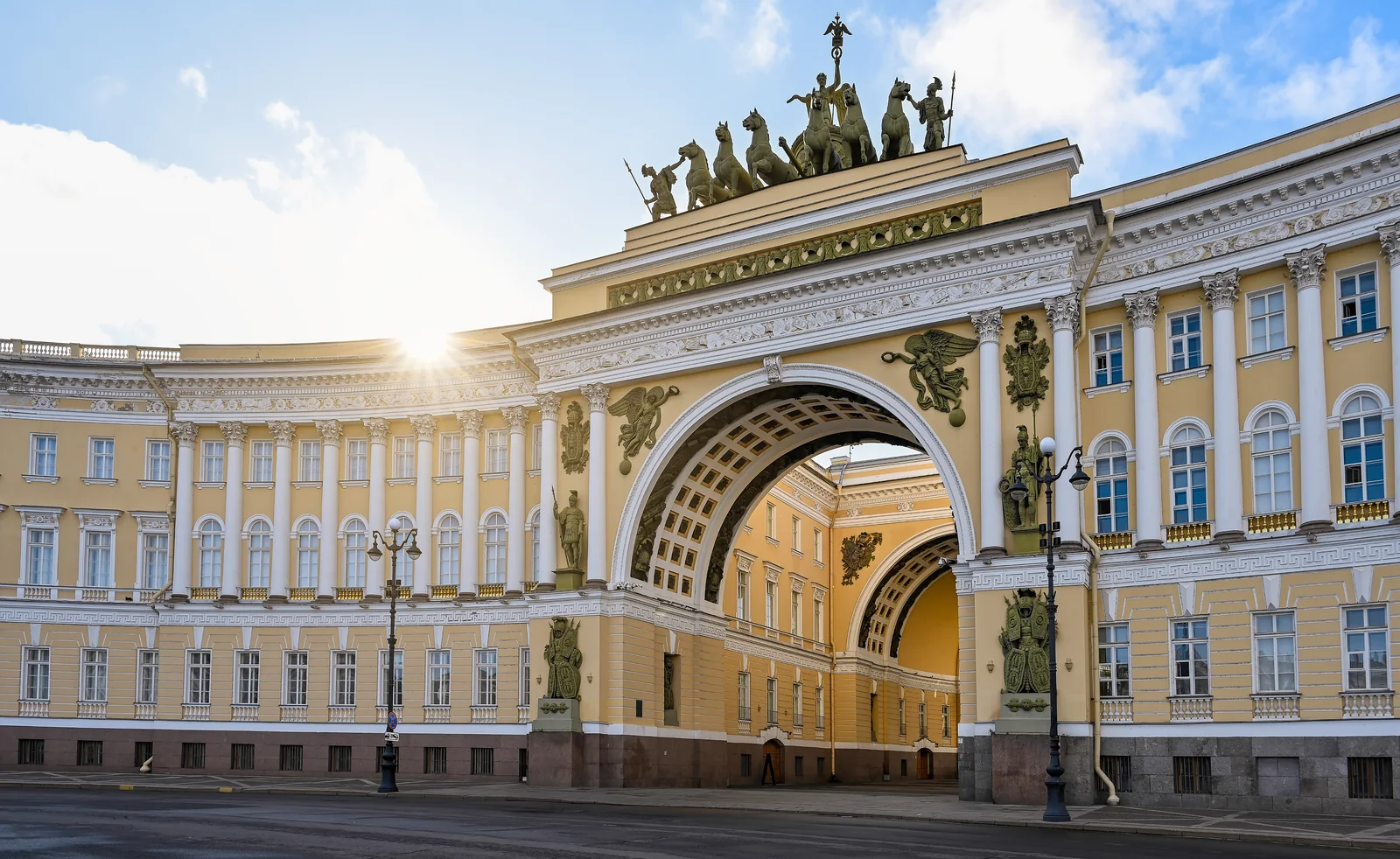 The arch of the General Staff Building of the State Hermitage Museum seen from Dvortsovaya Ploshchad